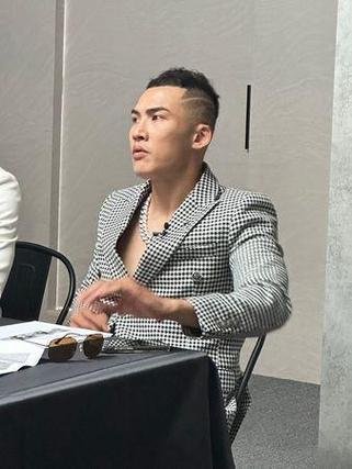 孙安佐遭拳王反击「挑衅动手掐人」　经纪人揭情况男子汉不是妈宝