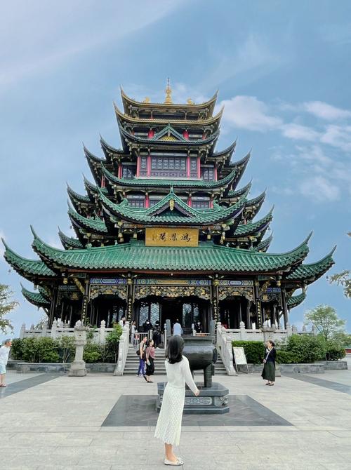 重庆市鸿恩寺公园管理有限公司以11,010,761.04元中标鸿恩寺公园日常管护及安保项目