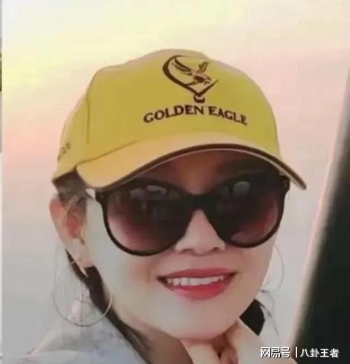 又整容了?曝大S复出参加综艺节目形象,戴鸭舌帽显年轻,幼态感满满