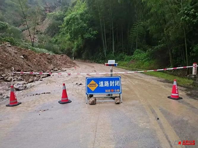道路塌方维修,筑牢安全防线,保障人民群众出行安全